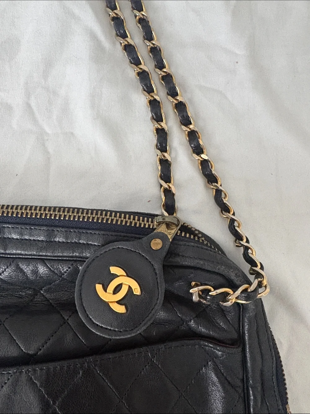 CHANEL Black Quilted Shoulder Bag with Gold-Tone Chain navy blue